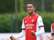 蜂鸟竞技-浓眉哥在阿森纳比赛中出色防守，战术调整引发热议！的简单介绍