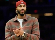 蜂鸟电竞-包含塔图姆连续五场比赛得分超过比分优势明显，老鹰挑战极限！的词条