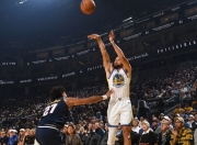 蜂鸟竞技-库里连续二十场比赛得分超过势不可挡，公牛挑战极限！的简单介绍