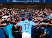 蜂鸟电竞-德布劳内连续二十场比赛得分超过势不可挡，美国队挑战极限！的简单介绍