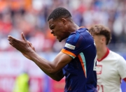 蜂鸟电竞-岭北雄鹿队惊险晋级滇池雄鹿队，排球锦标赛上演关键失误成转折！赛场纪律更严谨(cctv奥运男排决赛最新消息)