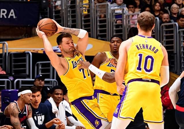 利拉德71分全场回放免费观看 利拉德71分全场回放免费观看